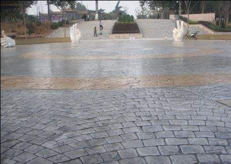 水泥压花地坪